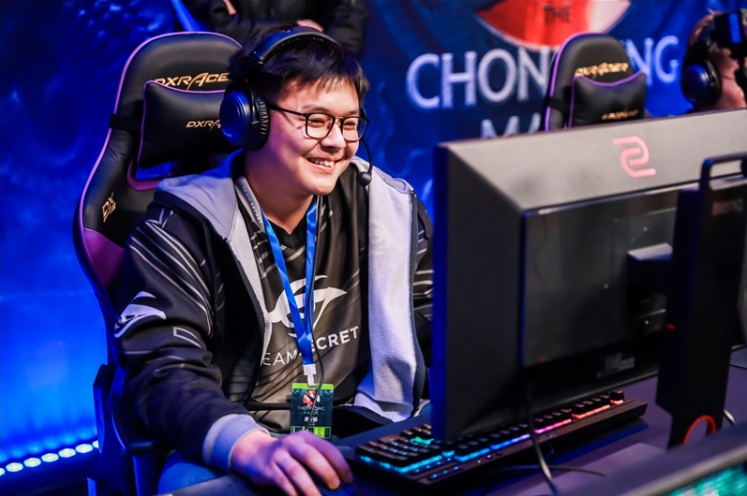 无疑强调了 无疑强调了