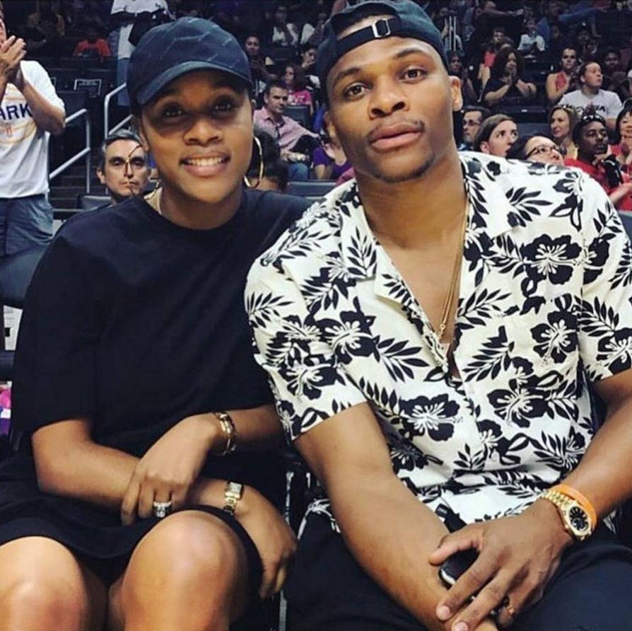 标题中的两 标题中的两